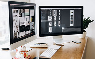 任航未出牌挥手击中阿苏埃后脑，致其痛苦倒地