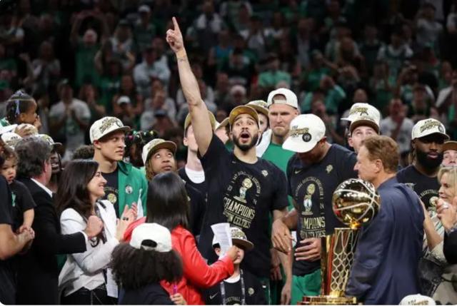 高清观看-NBA总经理年度调查：凯尔特人总冠军 亚历山大MVP