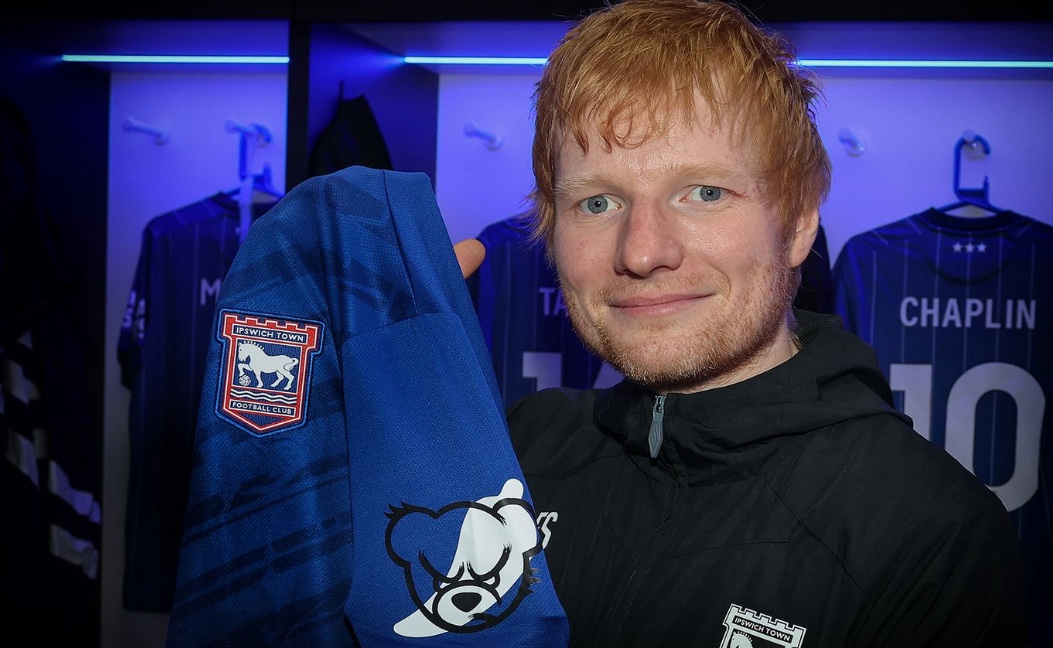 官方渠道-官方：黄老板将在新赛季赞助伊普斯维奇球衣袖标