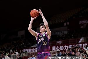 次节连拿9分！吴前半场4中2拿到9分1板1助