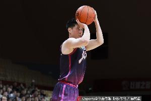 英雄联盟赛事官网直播中心-中规中矩！程帅澎3记三分拿下13分6板 正负值+1全队唯一正数