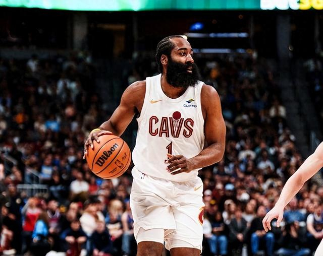 英雄联盟赛事官网直播中心-哈登就是克里夫兰的天！带伤复出砍准三双 5人上双的骑士要冲冠了|詹姆斯·哈登|篮网|三分球|莫布利;贾斯廷-安德森|克利夫兰骑士队_新浪体育_新浪新闻